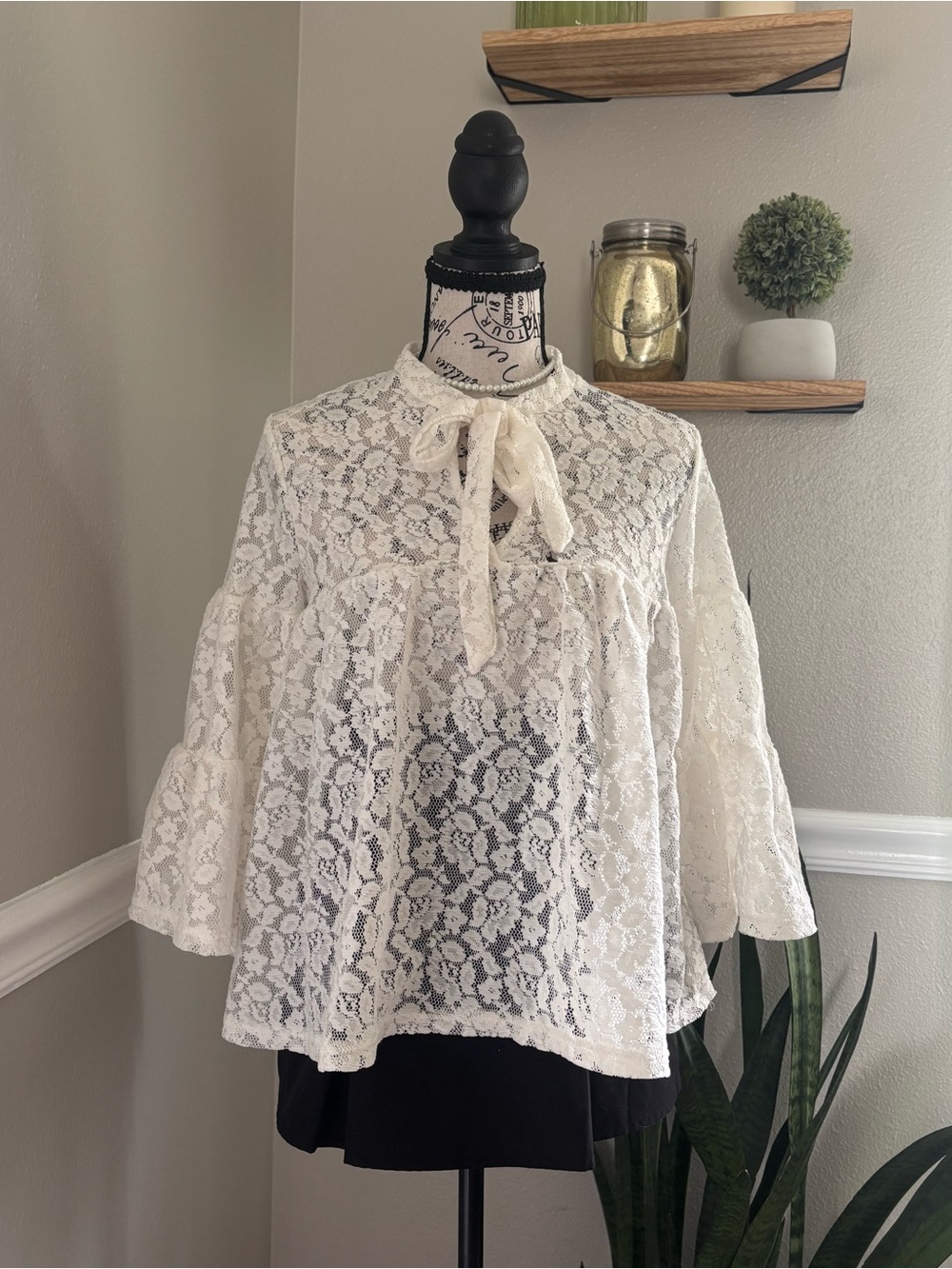 Vintage JanetChung blouse with tie neck and bell sleeves 🤍🕊️